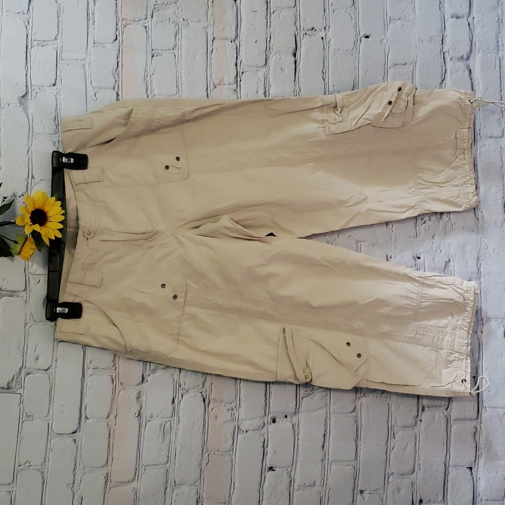Style & Co capris cargo light kaki Sz 8, BOGO8